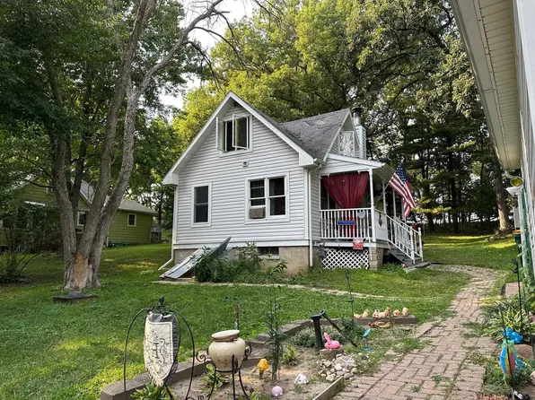 487 E Mall Ct, Edgerton, WI 53534