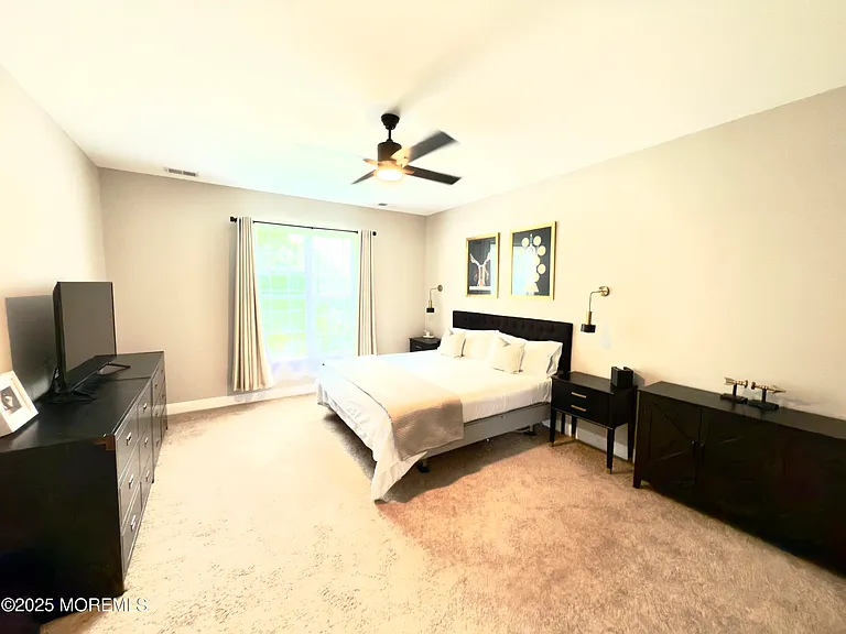 910 Abby Rd — Photo 17