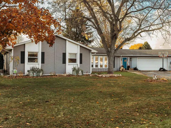 2892 Spielman Heights Dr, Adrian, MI 49221