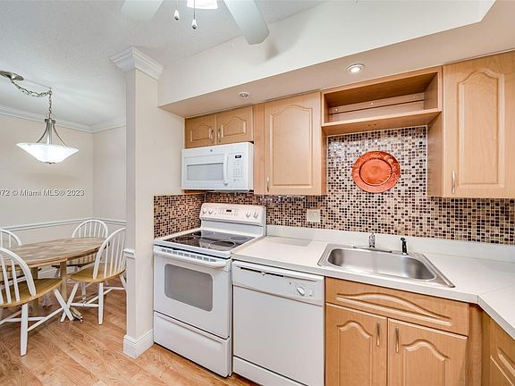 4th image of 7805 Ashmont Cir #103