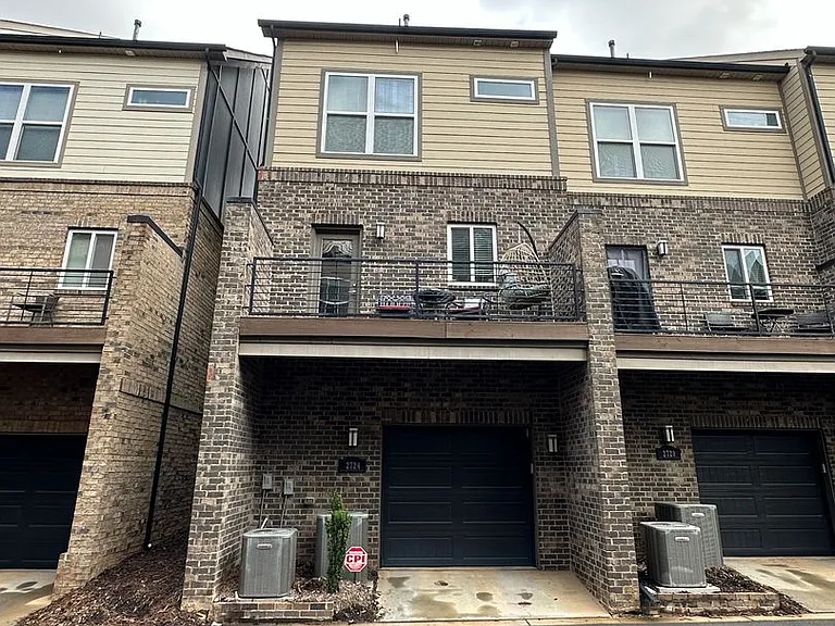 2724 Grand Union Way — Photo 4