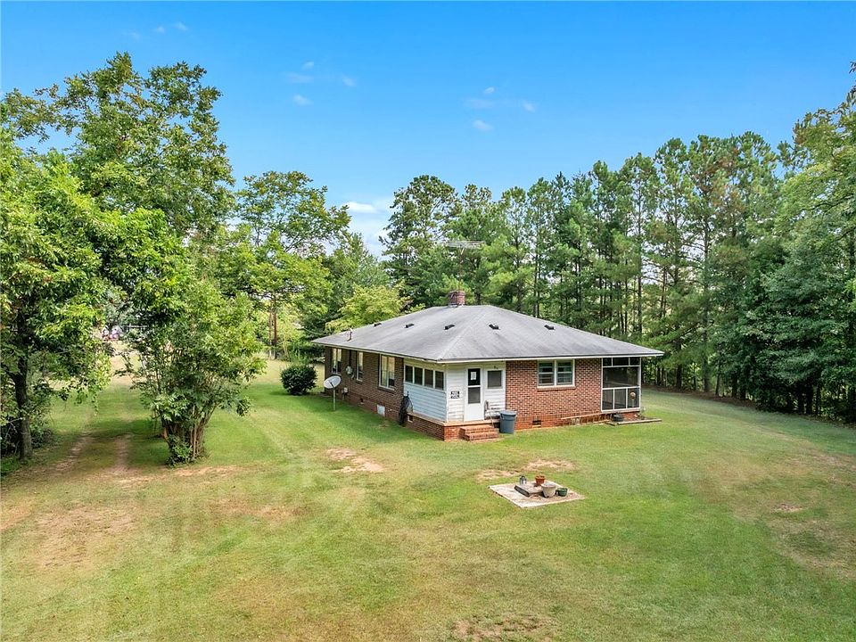 1st image of 107 Burton Rd