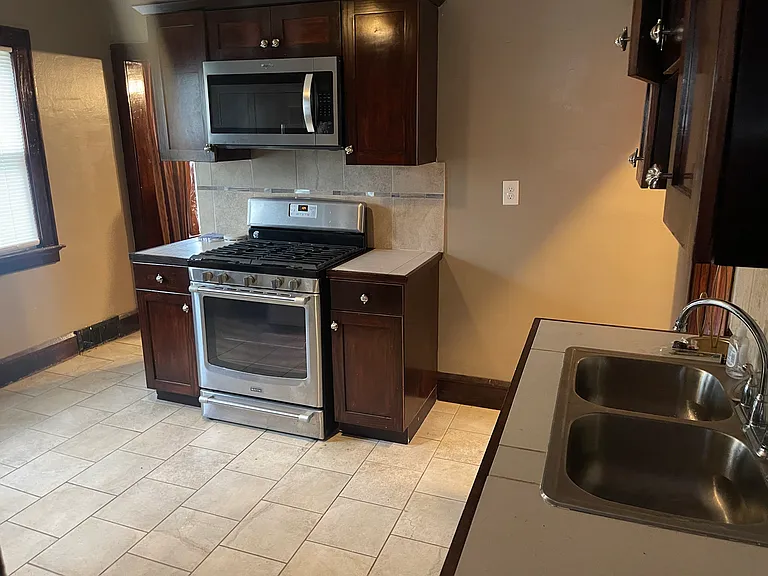 2731 W Concordia Ave #2731 — Photo 4