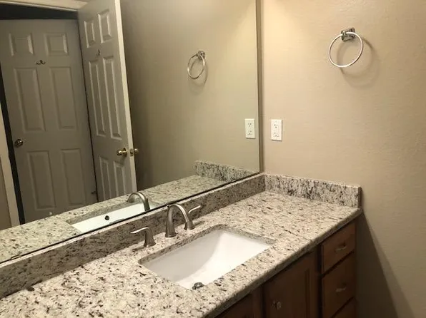 16 Guinevere Ln, Crawfordville, FL 32327