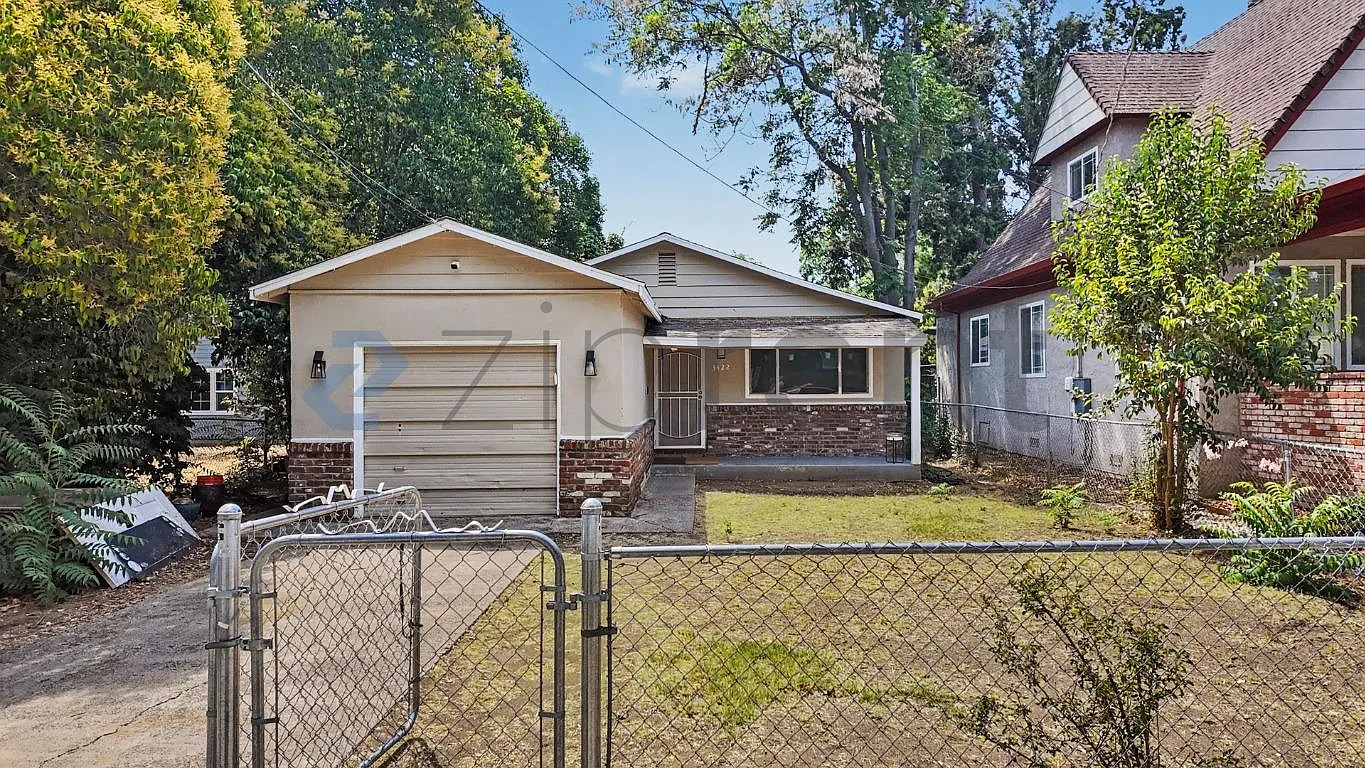 3 bed, 1240 sqft, $2,949 — Photo 3