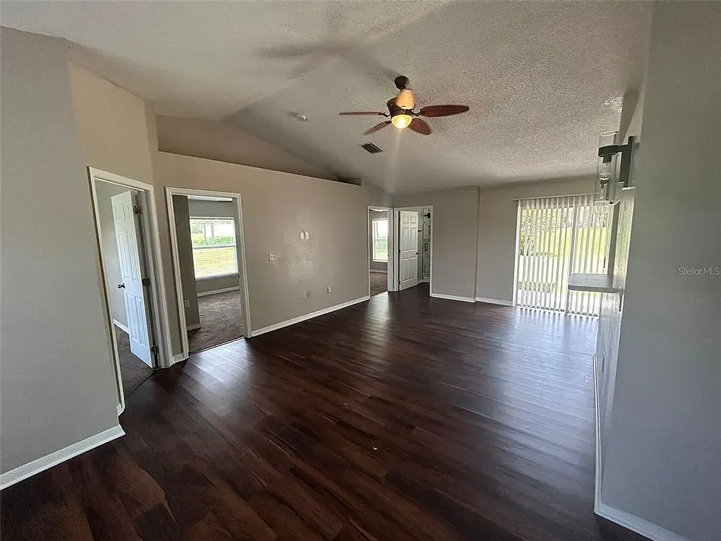 Your Florida Dream Home Awaits! 4- Bedroom 3- Bathroom Available Now — Photo 4