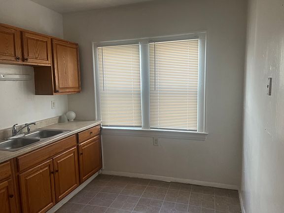 4th image of 11014 Dove Ave