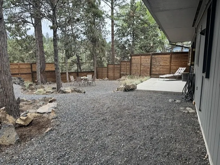 265 NW Linster Pl — Photo 19