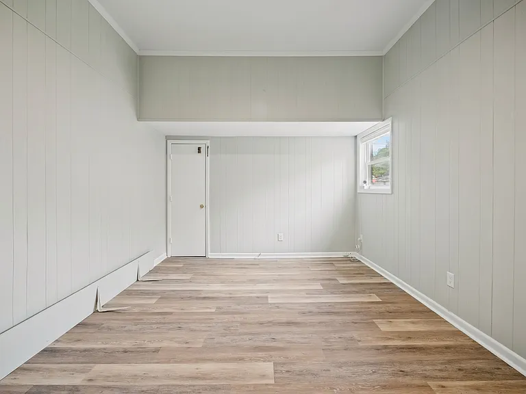 220 Manchester Dr — Photo 13
