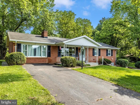 18506 Sherbrooke Dr, Hagerstown, MD 21742
