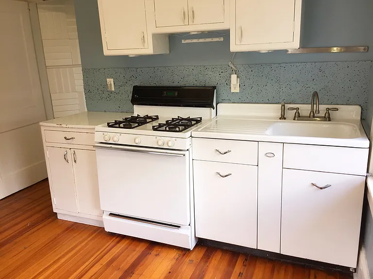 218 Tate St #2 — Photo 2