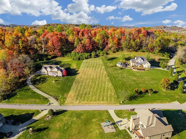 102 Kolbe St, Morgantown, WV 26508