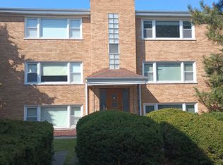8902 N Wisner St #1W, Niles, IL 60714