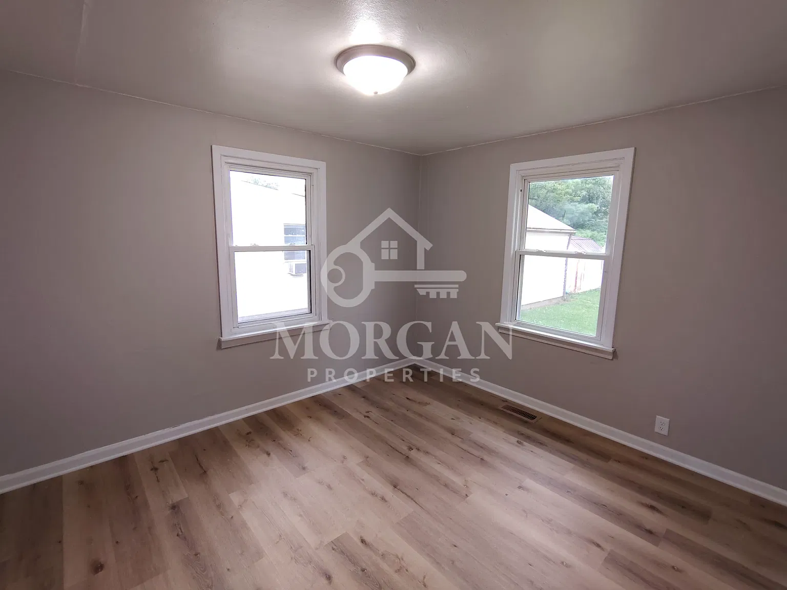 904 Woodlawn Drive - 1 — Photo 2