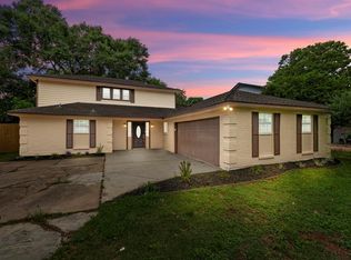 1819 Redwood Ct, Sugar Land, TX 77498