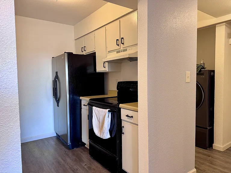 579 Wright St #203 — Photo 8