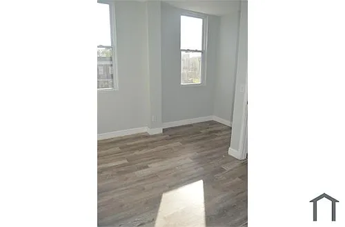 2413 Reisterstown Rd Photo 1