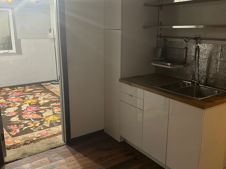 1st image of 423 Arapahoe St #2