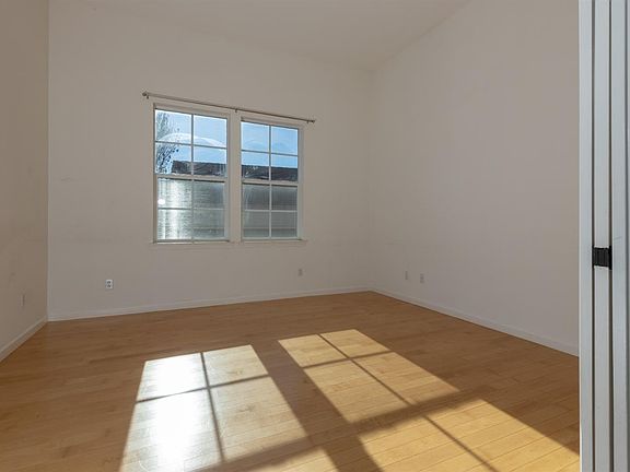 4th image of 5145 Carisbrooke Ln