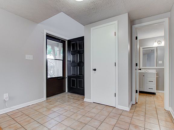 3rd image of 6490 Miramar Ct