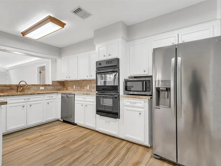 442 Mignon Ln — Photo 9