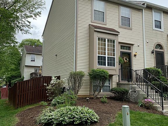 3rd image of 15 Wild Cherry Ct