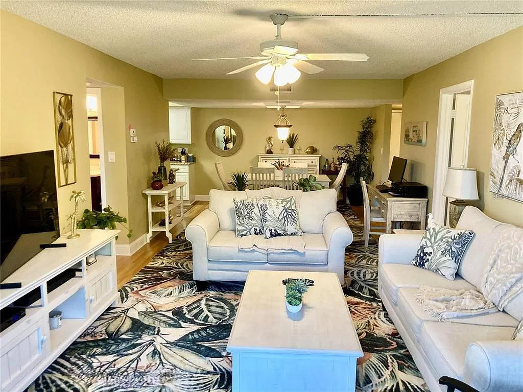 2 bed, 2.0 bath, 1178 sqft, $1,900 — Photo 3