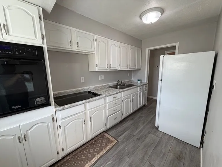 308 Lanark Rd — Photo 8