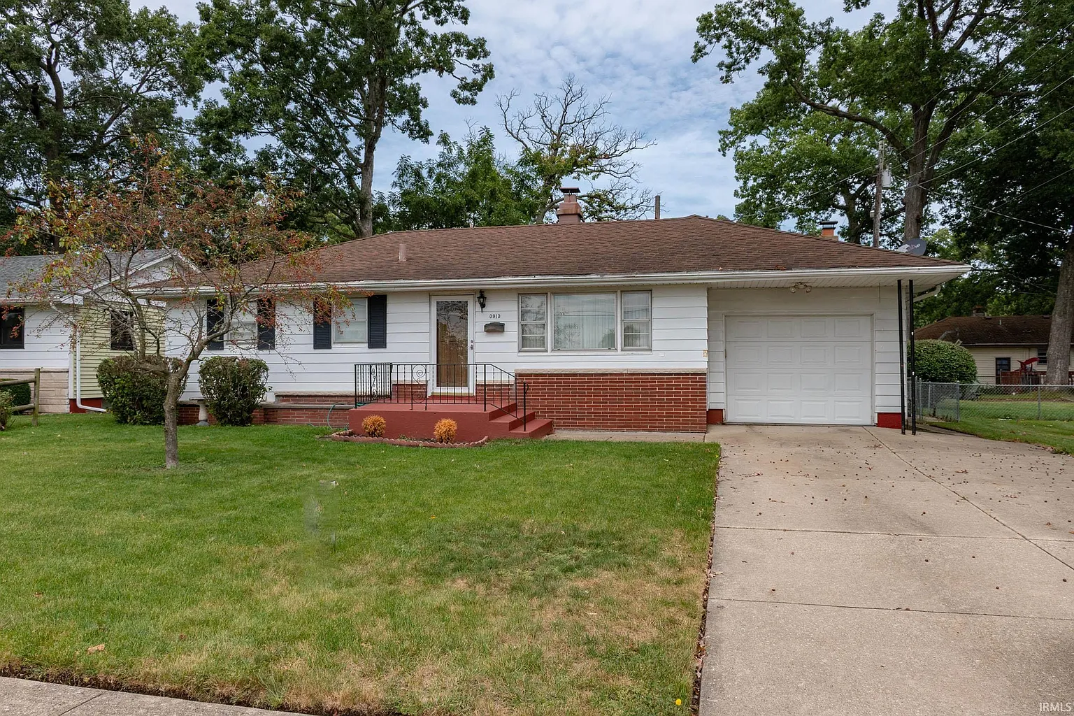 3913 Ardmore Trl photo 1