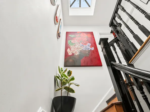 25 Veronica Place image 5 of 12