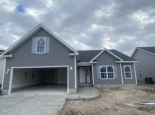 721 Oleander Dr, Greenville, NC 27858