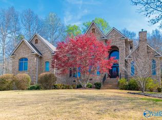 1642 Lake Cove Dr, Decatur, AL 35603