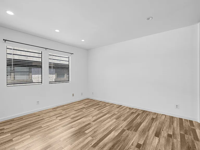 412 N Bushnell Ave #C — Photo 15