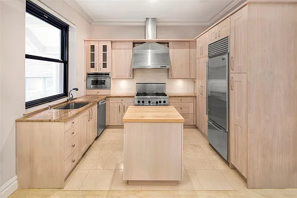 Sold by Douglas Elliman | media 3