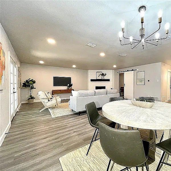 1st image of 1737 Cricket Hollow Dr