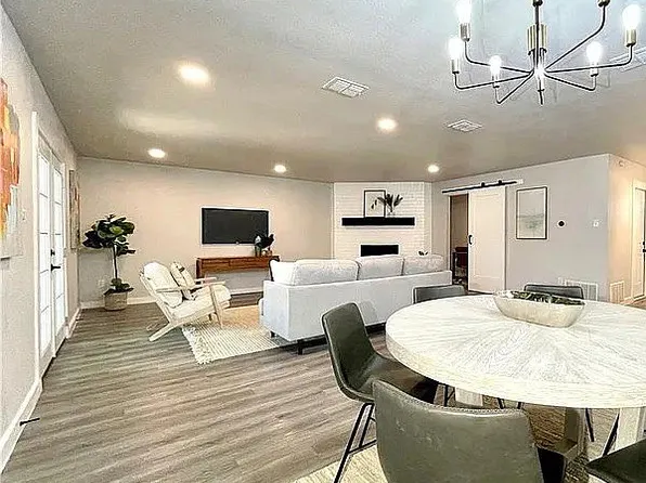 1737 Cricket Hollow Dr, Austin, TX 78758