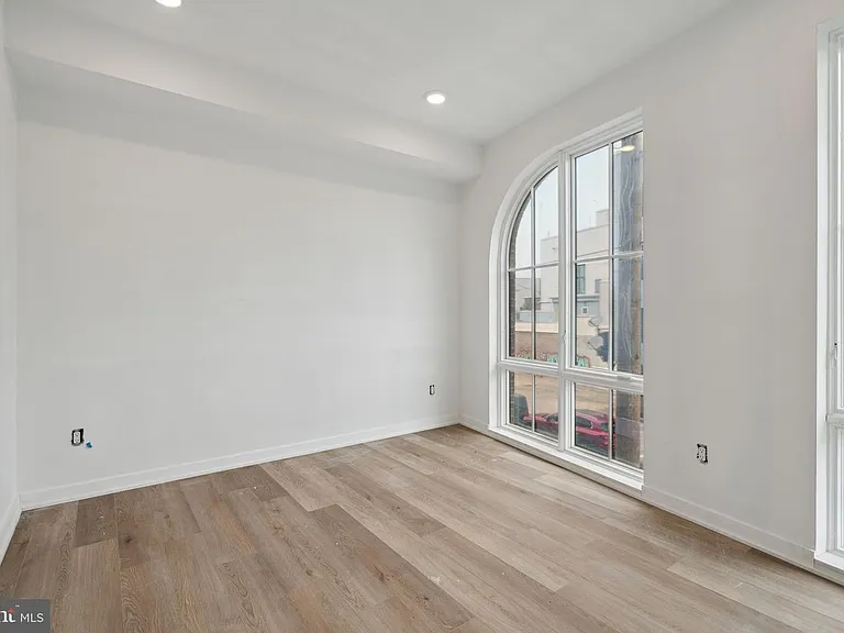 1828 Frankford Ave #202 — Photo 9