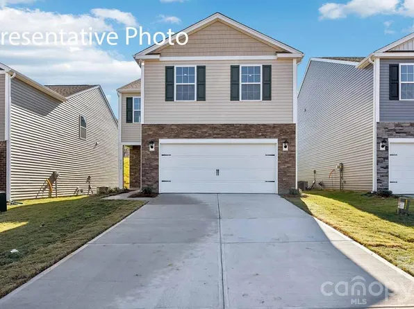 672 13th Avenue Dr NE, Hickory, NC 28601