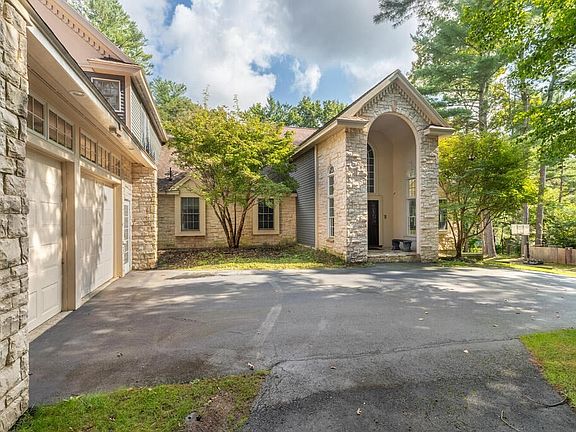 2nd image of 7 N Hill Dr