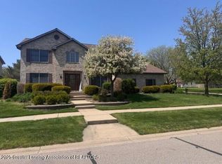 900 Oneida Woods Trl, Grand Ledge, MI