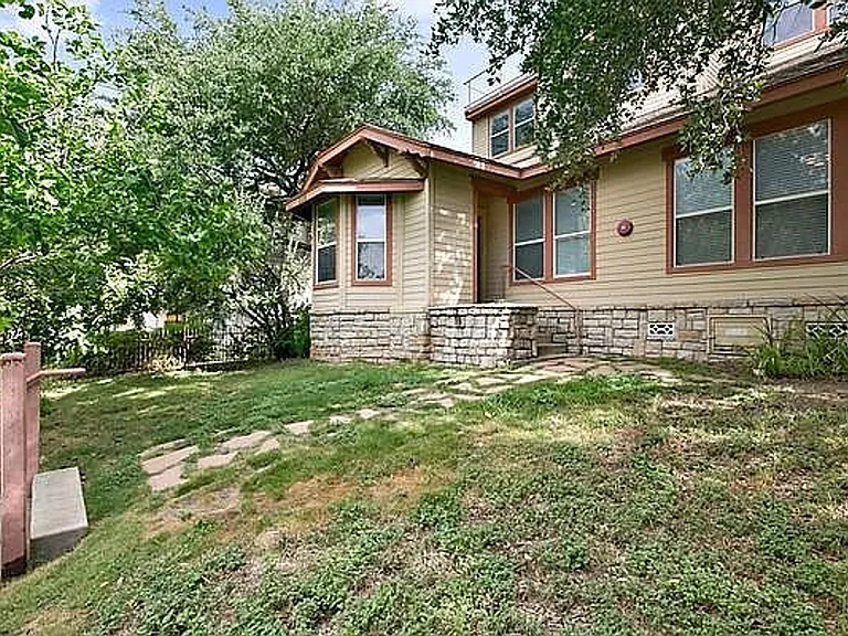 508 Elmwood Pl #A — Photo 1