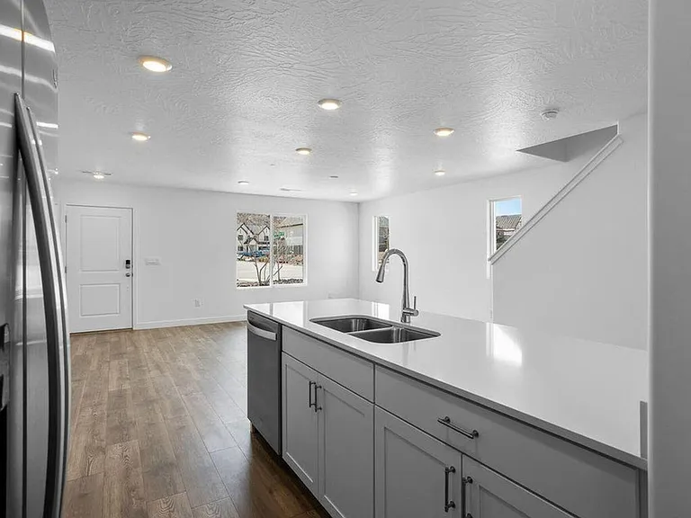 3366 E Dance Hall Ln — Photo 9