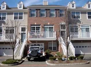5 Ruby Ct, Jersey City, NJ 07305