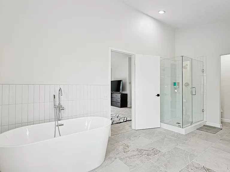 6872 Greenleaf Dr — Photo 28