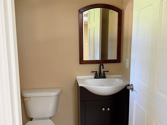 3rd image of 228 Silver Bluff Rd #1