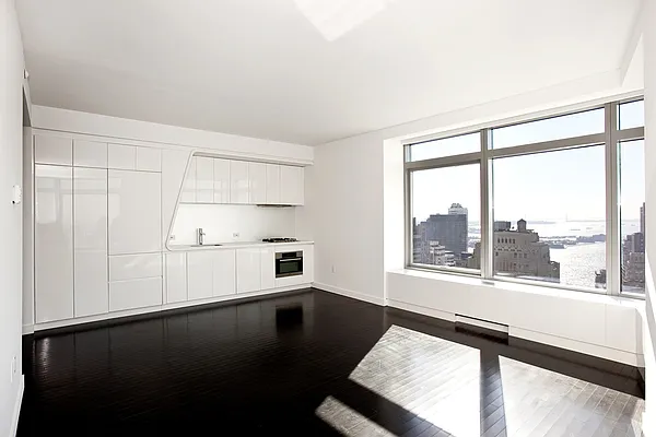 Sold by Nest Seekers International | media 12
