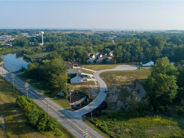 24 Blue Heron Ct, Painesville, OH 44077