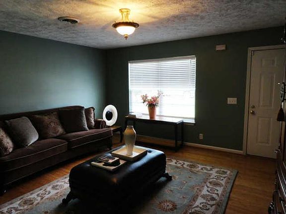 2nd image of 285 Indian Park Dr