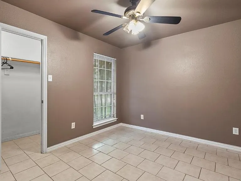 2713 Wild Grove Ln — Photo 7