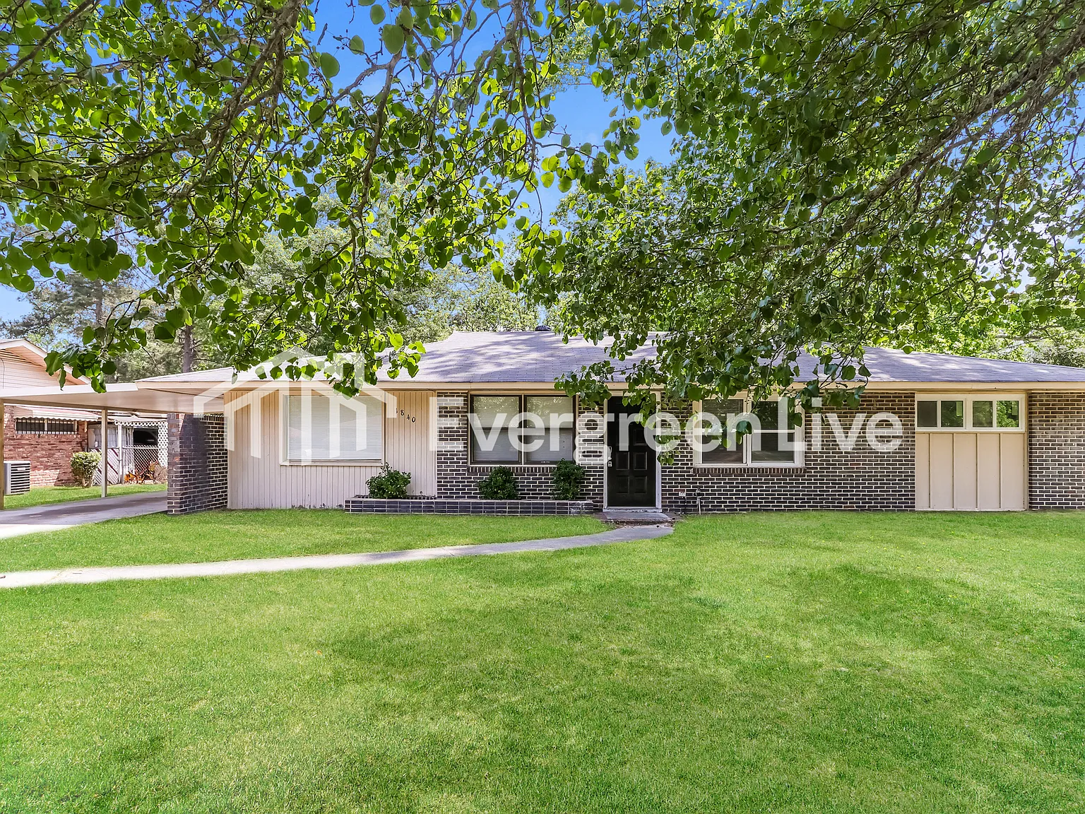 3 bed, 2.0 bath, 1600 sqft, $1,095 — Photo 1